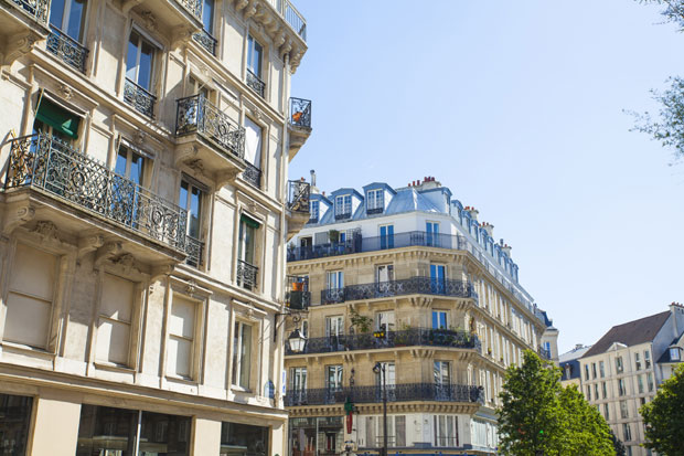 Милиони зидају париске квадрате